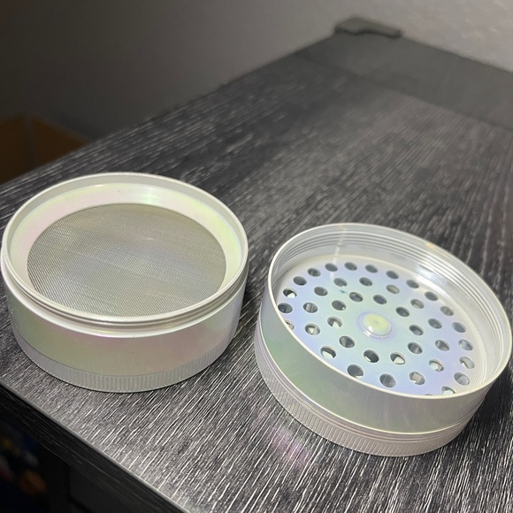 Grinder - Picture 3 of 4